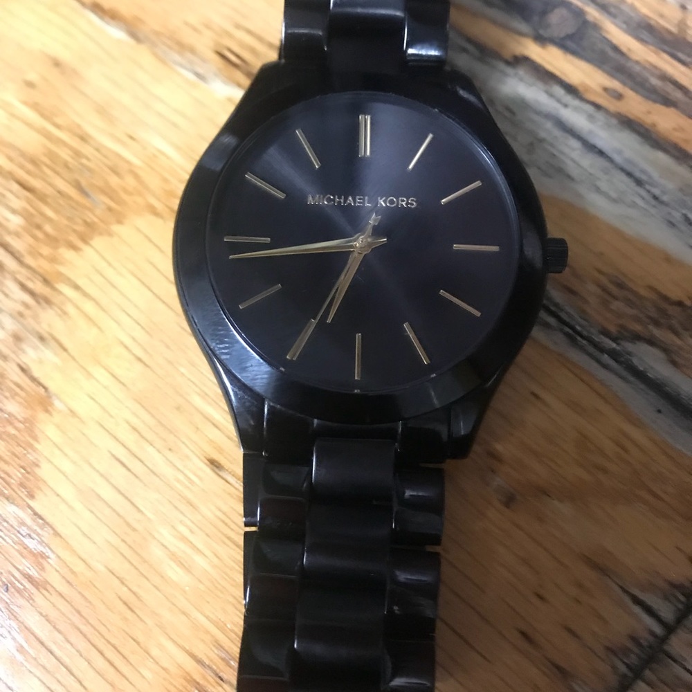 Authentic NEW!! Micheal Kors Watch - Picture 3 of 4